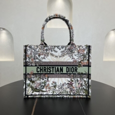 Dior Shopping Bags